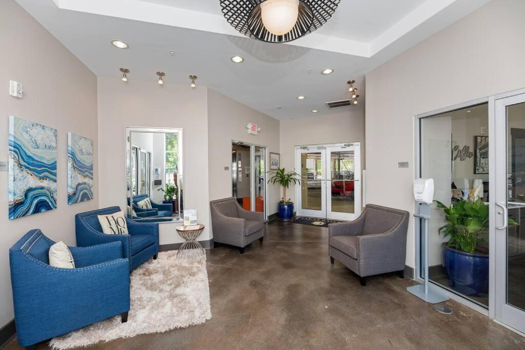 Ferienwohnung Uptown Elegance Gym, Pool, Wine Charlotte Exterior foto
